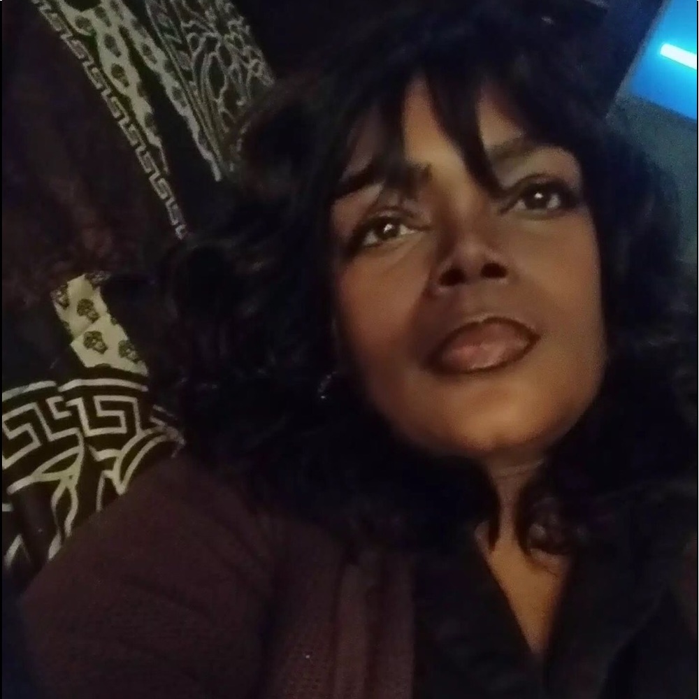 Meet your Posher, Deneen